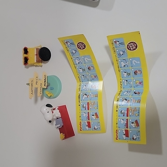 Authentic Japan Exclusive Limited Edition Peanuts Snoopy and SpongeBob Figures - Picture 5 of 6